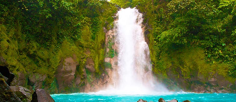 Qué ver en Costa Rica Catarata La Fortuna